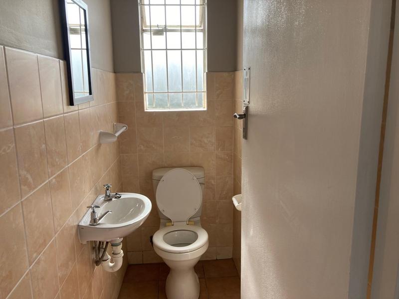 To Let Commercial Property for Rent in Newton Park Eastern Cape